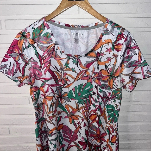 Reel Legends Colorful Floral Sun Protection Performance Shirt, Size Medium - Picture 4 of 6